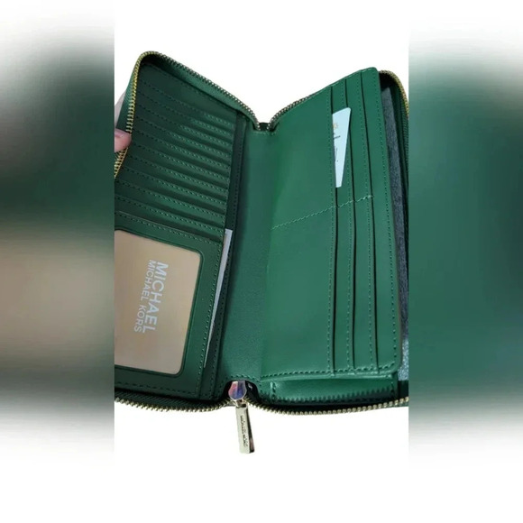 NWT Michael Kors Jet Set Large Continental Zip Around Wallet Wristlet Fern Green - Picture 5 of 6